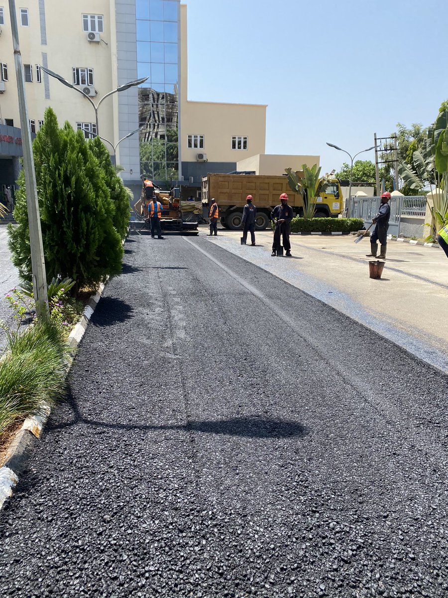 ChiomaOkpalugo's tweet photo. #tektronengineering #roadconstruction #roadworks #womeininconstruction #blackwomeninconstruction construction work at zenith medical and kidneycenter. Thank you @drteestyle for your patronage @tektronplus_engineering #fitfam #fitness https://t.co/pSOFMudvpg
