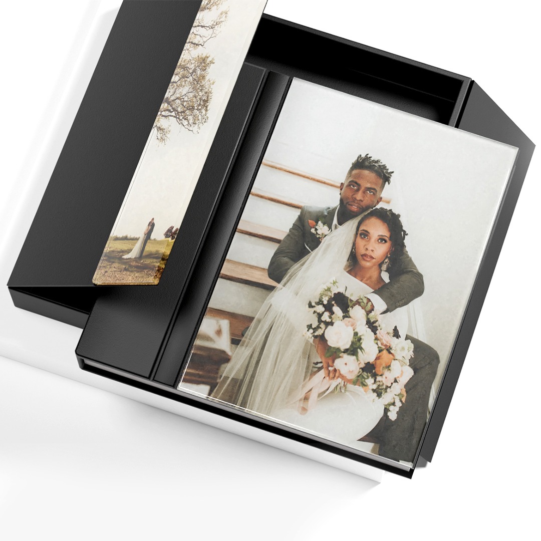 Emily and Aaron: 3D Flower Wedding Invitations, image size:1080x1080