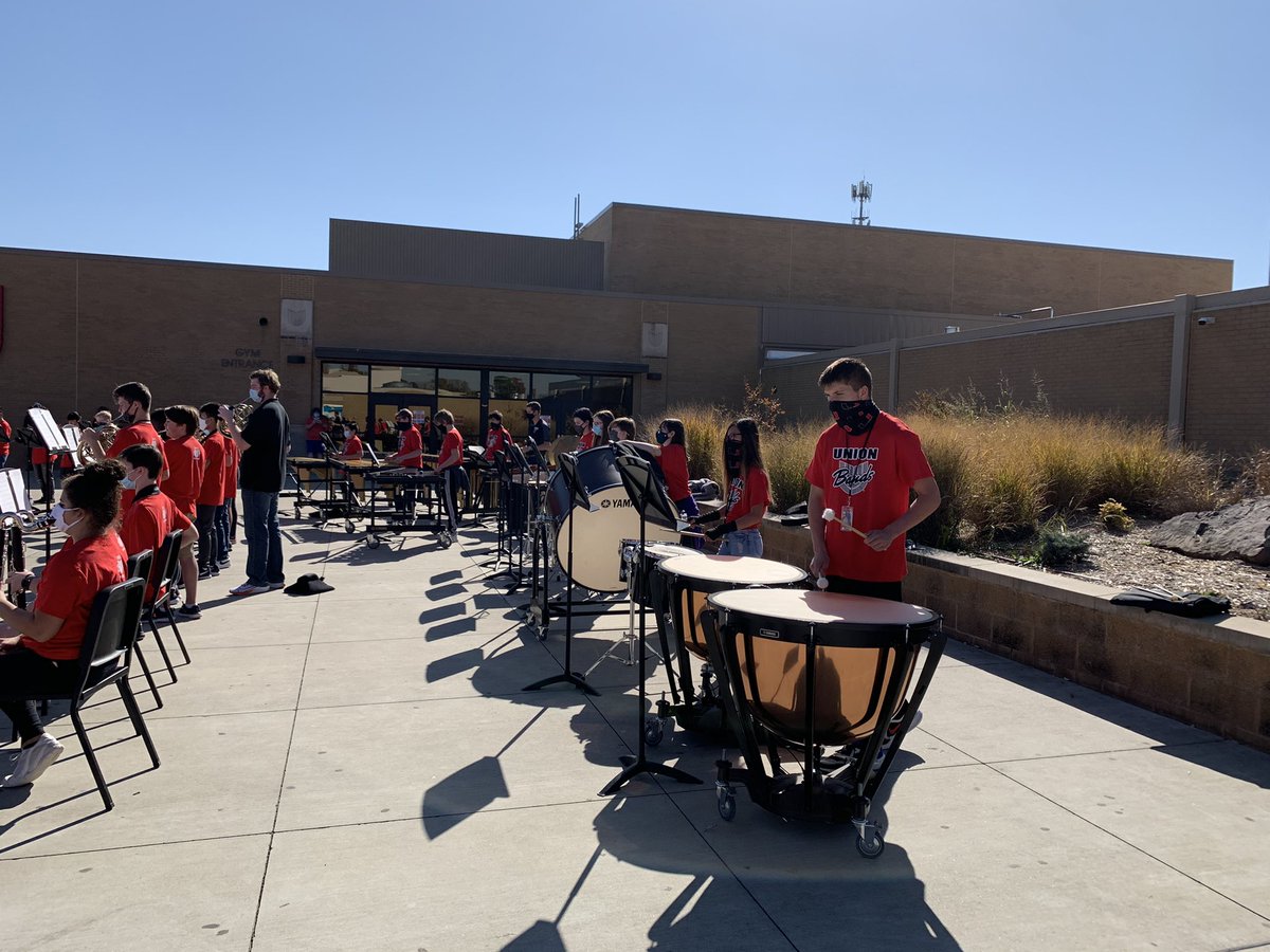 union8center's tweet photo. Absolutely beautiful day for an outdoor 8th grade band concert! 🎶🎵💕🎶🎵 https://t.co/LLvPFsqpaG