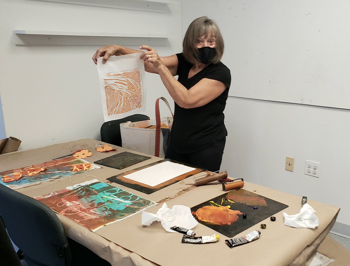 DanforthArt's tweet image. Classes at Danforth look a little different these days. However, whether they are online or in-person, the level of work produced and instruction offered is still as exceptional as it ever was! How are you staying creative?#adultartclasses #virtualartclasses #danforthartschool
