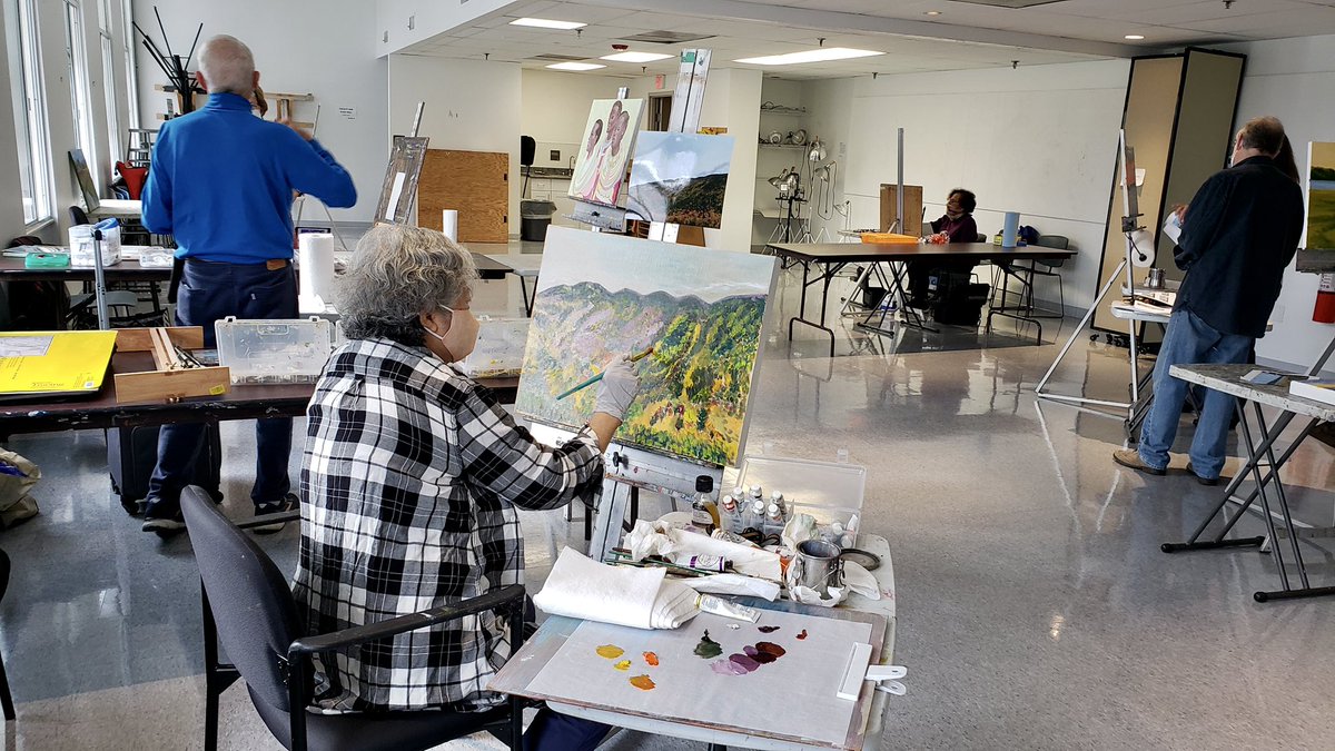 DanforthArt's tweet image. Classes at Danforth look a little different these days. However, whether they are online or in-person, the level of work produced and instruction offered is still as exceptional as it ever was! How are you staying creative?#adultartclasses #virtualartclasses #danforthartschool