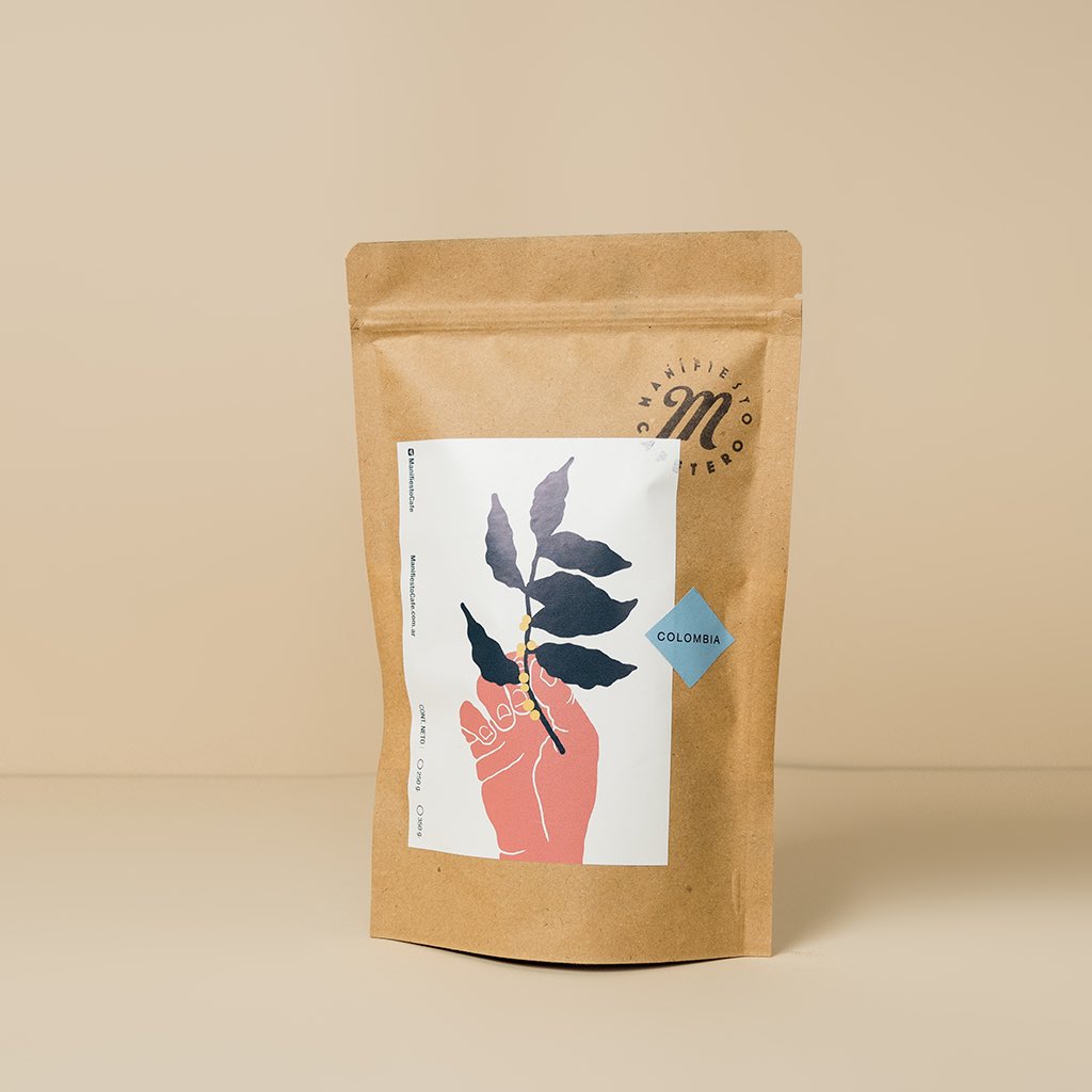 ManifiestoCafe2's tweet photo. Llega el jueves y se empieza a sentir el finde semana, acompaña este día con nuestro café colombia Santander. #30días30cafés . De cuerpo medio/ bajo y persistencia delicado con notas a miel, caramelo, azúcar de caña y cacao. https://t.co/Bi1o0OGT2c