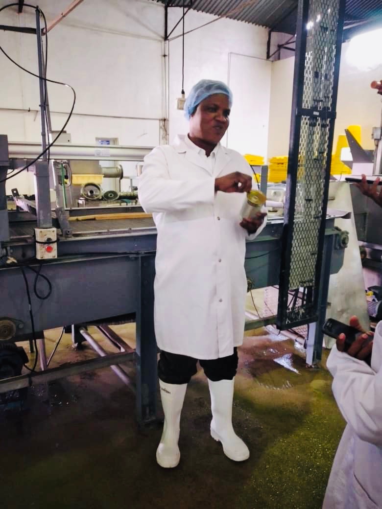SentoMarcia's tweet photo. Setso was at Botswana Meat Comm, where Setso is produced. We had young officers from Min of Agric Dev & Food Sec to appreciate our work. We also had 4th yr Business Studies undergraduates from Botswana Accountacy College to observe for the 1st time.
#SetsoBeefTripe #PushaBW https://t.co/v9K0i97BLb