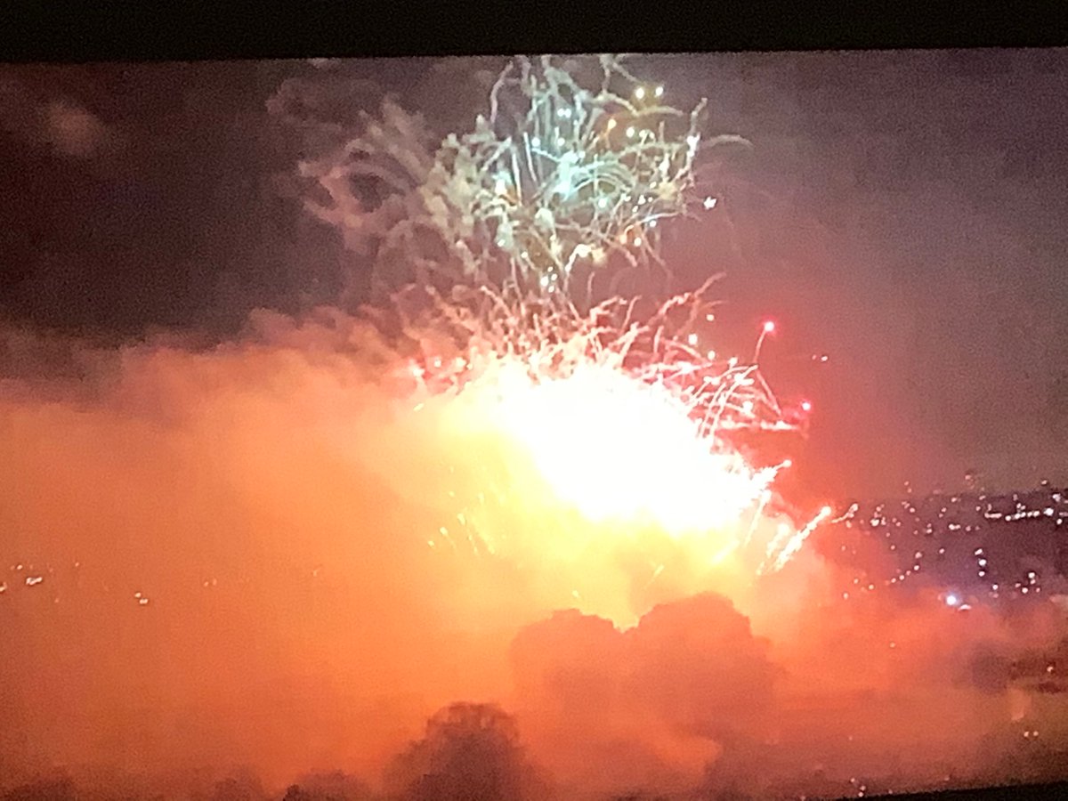 ShaliniAA's tweet photo. Thank you for the online #fireworks @Yourallypally the nighttime view of our #London + the uplifting #music - all from the couch! https://t.co/p3TcKVPmt5