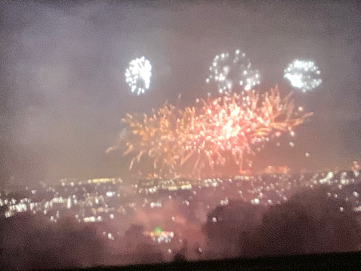 ShaliniAA's tweet photo. Thank you for the online #fireworks @Yourallypally the nighttime view of our #London + the uplifting #music - all from the couch! https://t.co/p3TcKVPmt5