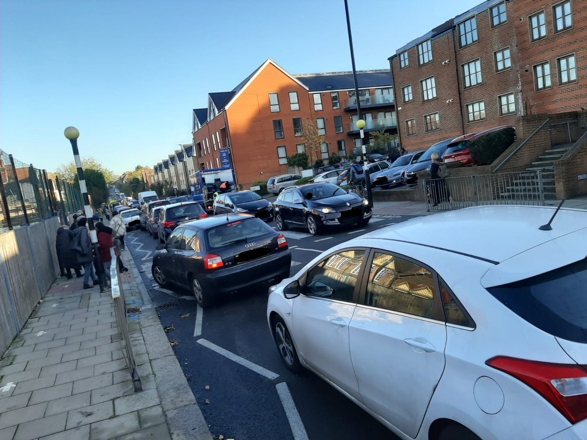 Brilliant to see the expansion of Lambeth's school streets programme, but what about @SunnyhillSW16? Interventions are desperately needed here to protect kids' health and safety and support active travel #lambethschoolstreets #StreathamWellsLTN