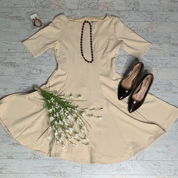 janell_lashley's tweet photo. So good I had to share! Check out all the items I'm loving on @Poshmarkapp #poshmark #fashion #style #shopmycloset #juliantaylor: https://t.co/GGEyj7PecR https://t.co/FRf2HZfI5C