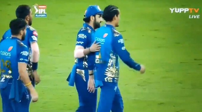 im08abh's tweet photo. @vikrantgupta73 @rawatrahul9 @rashikarajput01 Rohit Sharma, the captain - Class act. Allowing Rahul Chahar who had a disappointing day with ball allowing to lead the team into dressing room. This is how captaincy is done. https://t.co/lcODbrKqmj