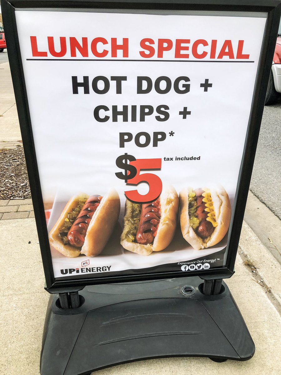 upibelleriver's tweet photo. No, you’re not dreaming: our lunch special is hot dog, bag of chips and a drink for $5! 🌭👀#lunchtime @upibelleriver https://t.co/uHVFycuBtn