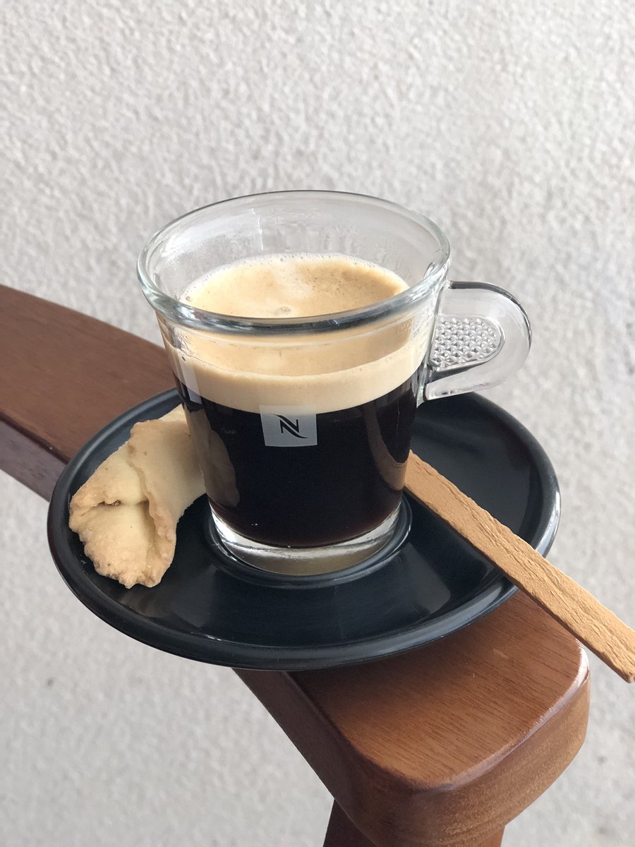 AnaMaria_pasch's tweet photo. Que tal um café ☕️ Eu convido 😅
#BreakCoffee
#MomentoCafé https://t.co/2teA0A2ltz