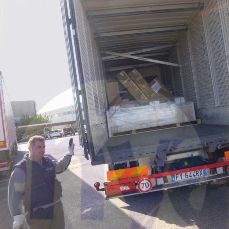 wjkenyon's tweet photo. Good Evening. The Kenyon Italia “high efficiency manufactured” 100% Modular Coldroom leaving out italian facility for destination to our customers in the UK. Thank you for choosing Kenyon. #italy #Coldrooms #modularcoldrooms #refrigerators #energyefficiency #retail #shopfitting https://t.co/cEhEh6Dczi