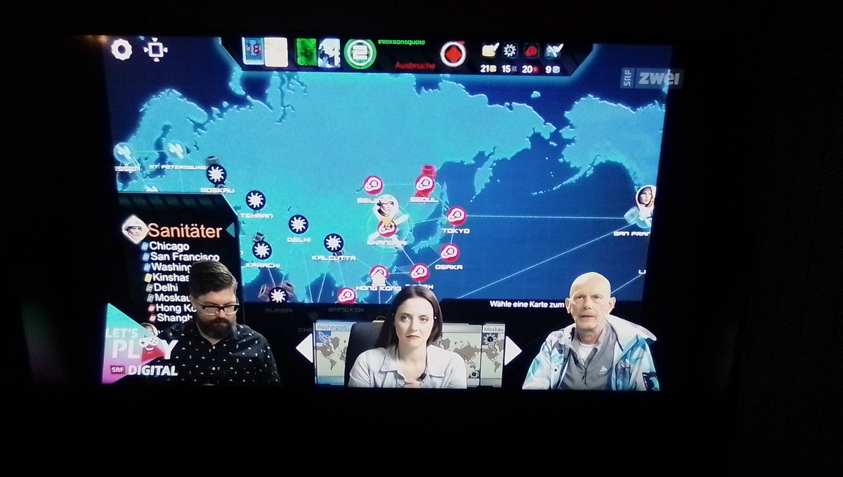 PiratKilian's tweet photo. #SRFdigital mit zwei Pandemiegames und @guidoberger.
#MrCorona himself Daniel Koch ist auch mit von der Part(y)ie. Sehr sympatisch, auch ein #Civilisation und #AgeOfEmpire Kenner.
Hier zum YT. Er spielt mit.
https://t.co/dQWdAr48R3
(Und auch live auf #SRF2 zu sehen) https://t.co/EXTwcr2yAp
