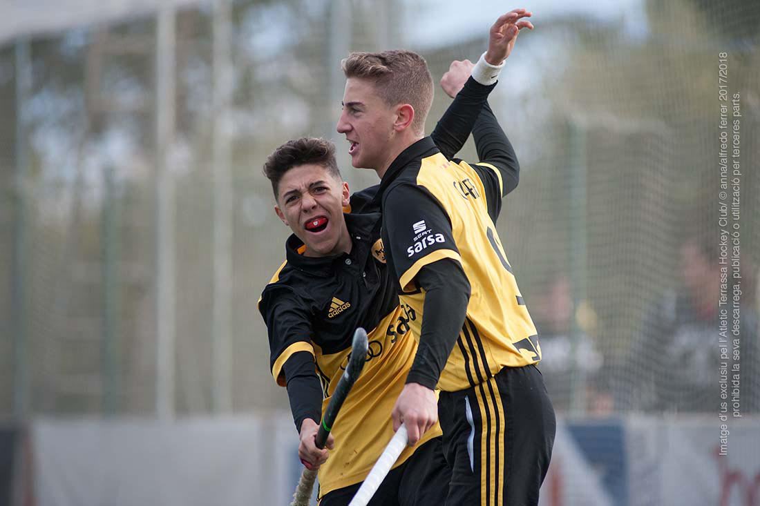 AtleticTerrassa's tweet photo. HOCKEY.

El model de formació de l’Escola de Hockey de l’Atlètic reconegut a la Federació Holandesa. 🙌🏻🇳🇱

📌 El portal de notícies @hockeynl recull el model de desenvolupament a llarg termini dels esportistes a l’@EscHockeyAthc.

🔗 Llegeix més: https://t.co/Jy8ofveWnN

📷 Alann https://t.co/1ZuWnsCbP4