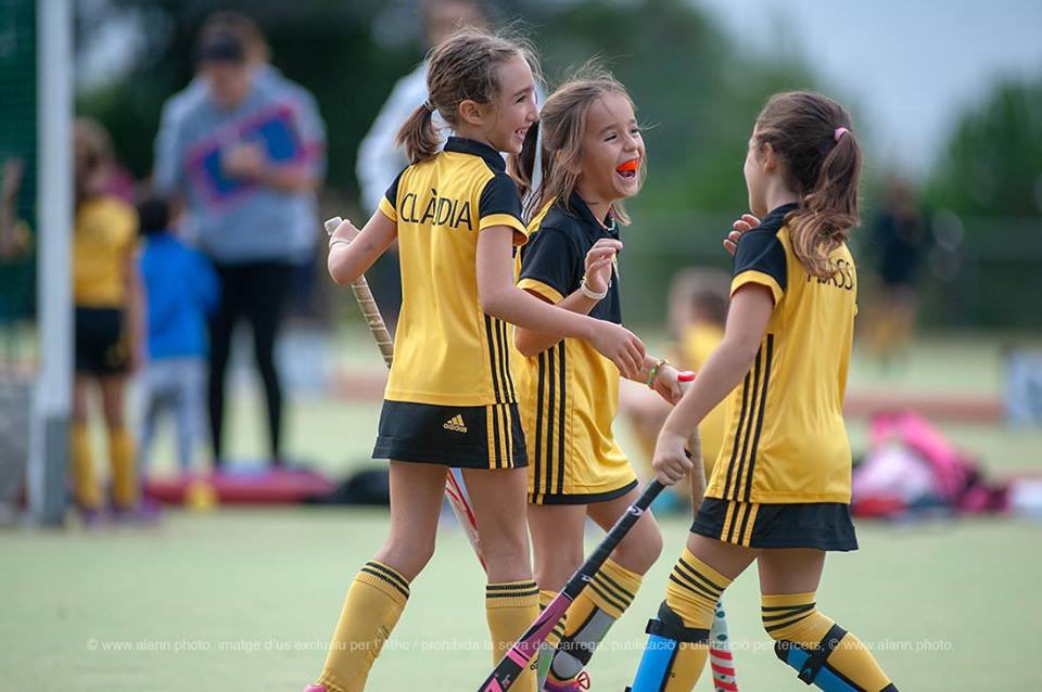 AtleticTerrassa's tweet photo. HOCKEY.

El model de formació de l’Escola de Hockey de l’Atlètic reconegut a la Federació Holandesa. 🙌🏻🇳🇱

📌 El portal de notícies @hockeynl recull el model de desenvolupament a llarg termini dels esportistes a l’@EscHockeyAthc.

🔗 Llegeix més: https://t.co/Jy8ofveWnN

📷 Alann https://t.co/1ZuWnsCbP4