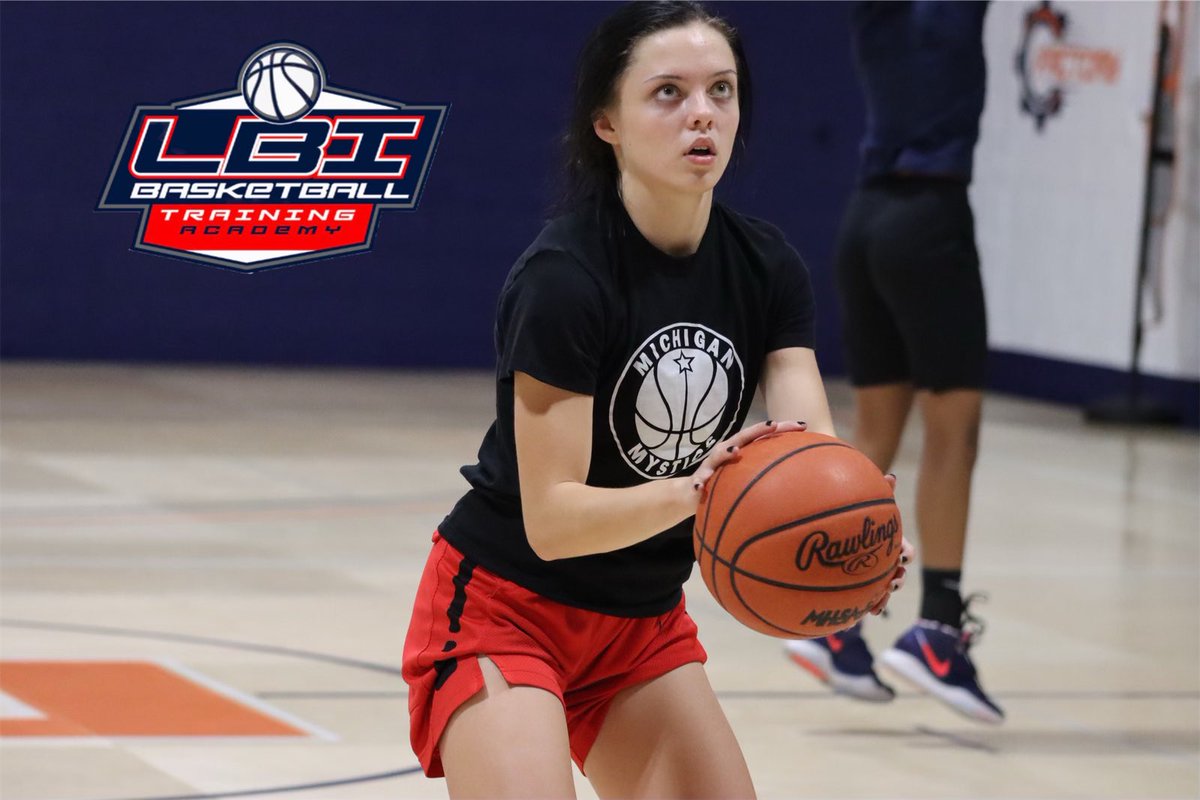 theshotcoach11's tweet photo. 2022 Guard @livbussell Definitely can hold her own! Smooth game, shoots the ball with a HIGH clip and can handle it at an above average level! Looking for a big year out of her! 🏀📈📚 

@LBInsider @LBIPremierBB @MichHSBball @PGHMichigan @MImystics https://t.co/bsm1XbBP2A