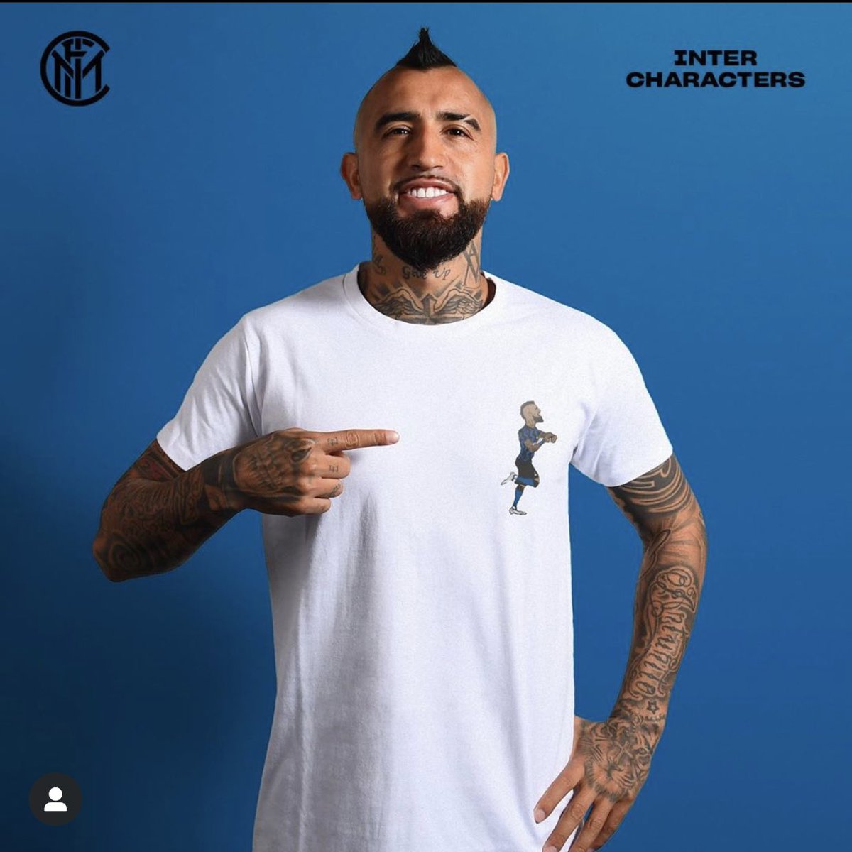 InterClubKSA's tweet photo. 👕 : متجر النادي الإلكتروني يطلق تي شيرتات بكاريكاتير الاعبين مع التوقيع 😍👌🏻💙🖤
#FCIM #INTER_Club #فورزا_انتر https://t.co/aReolBvl64