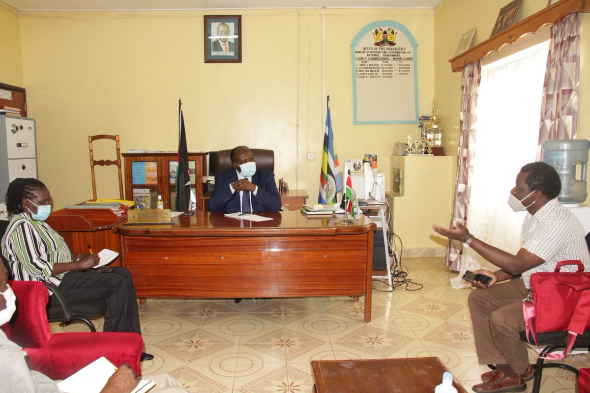 eacsof_kenya's tweet photo. We paid a courtesy call to the County Commissioner, Migori county to discuss on the implementation of Covid-19 health protocols, administrative procedures in the context of facilitating safe, legal and profitable cross-border trade in the county. #CCGD #StatedepartmentEAC #KEPSA https://t.co/ldU8SUTPUU