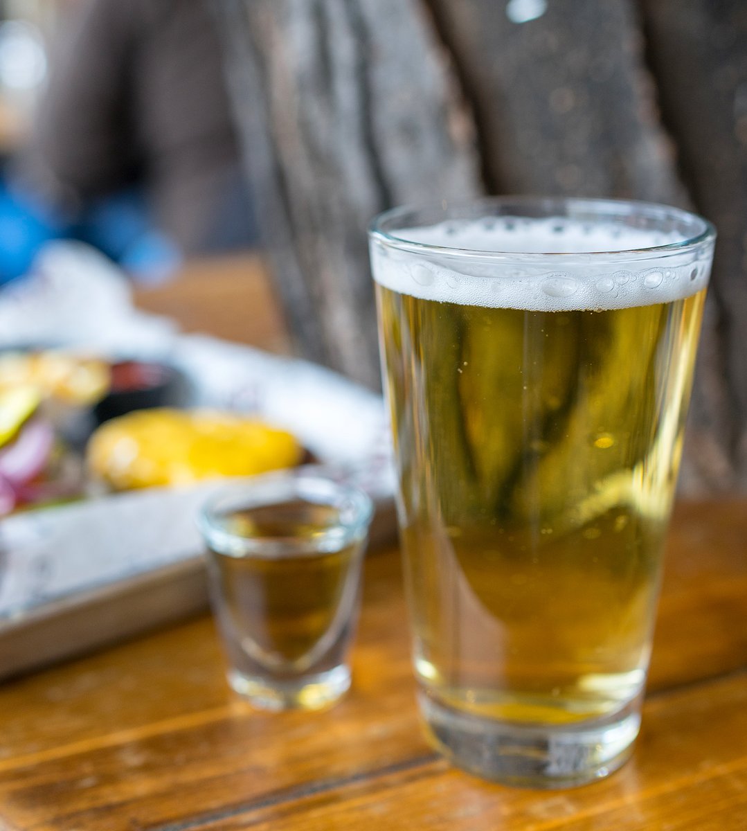 GaslightBar's tweet image. It's always patio season at #GaslightBarChi, but this weather is definitely an added bonus! 🙌 Come enjoy it tonight with a cold one and TNF! 🏈⁣🍻