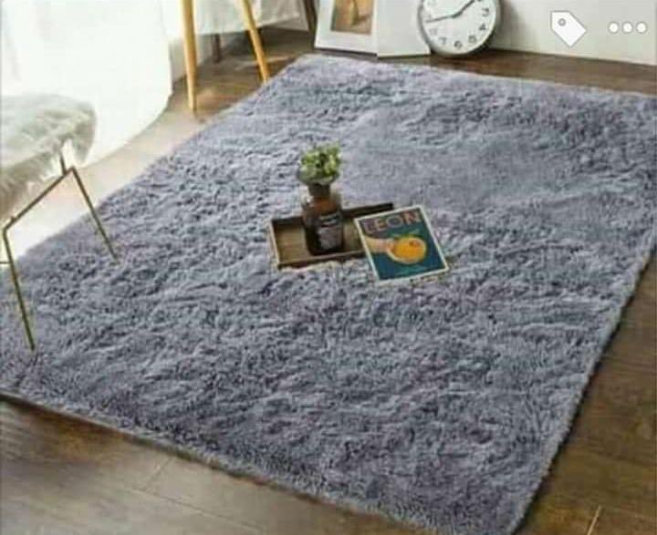 SbuNoah's tweet photo. “I'm selling carpets the size is 2 meter by 1.5 meter the price is R450.00.
We're based in Soweto White City📍 you can place your order by calling Tumi at 0815851070 as God will be blessing you, your support will be highly appreciated.”
#HustlePlug https://t.co/dM2ho7AUKy