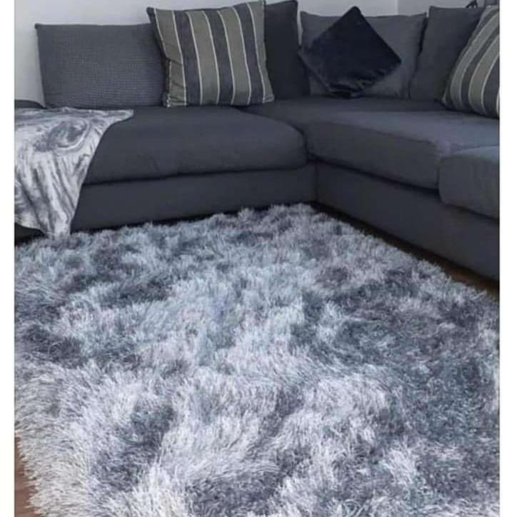 SbuNoah's tweet photo. “I'm selling carpets the size is 2 meter by 1.5 meter the price is R450.00.
We're based in Soweto White City📍 you can place your order by calling Tumi at 0815851070 as God will be blessing you, your support will be highly appreciated.”
#HustlePlug https://t.co/dM2ho7AUKy