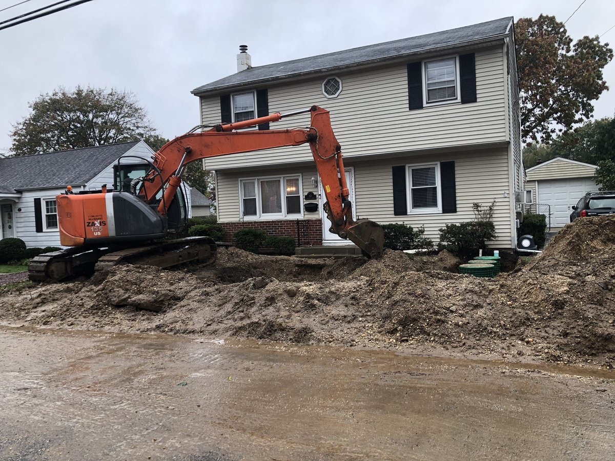 DirectDrainage's tweet photo. Install of a #Fuji system! Another resident #savingourgroundwater! For more information on Innovative Alternative Onsite Wastewater Systems please check out our website or call at (631)472-0677. #directdrainage #suffolkcounty #IAOWTS  #reclaimourwater #nitrogenreducingsystem https://t.co/LVNifkoPRq