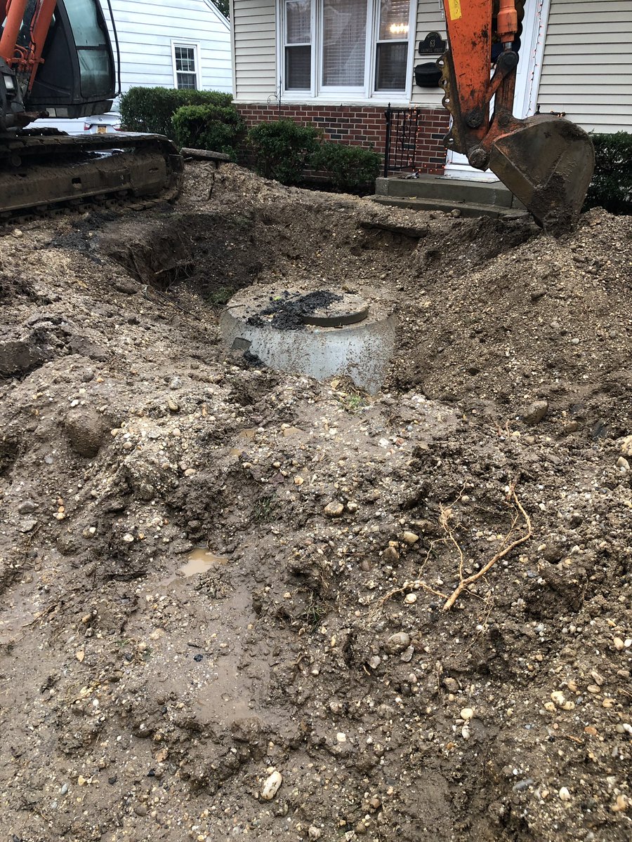 DirectDrainage's tweet photo. Install of a #Fuji system! Another resident #savingourgroundwater! For more information on Innovative Alternative Onsite Wastewater Systems please check out our website or call at (631)472-0677. #directdrainage #suffolkcounty #IAOWTS  #reclaimourwater #nitrogenreducingsystem https://t.co/LVNifkoPRq