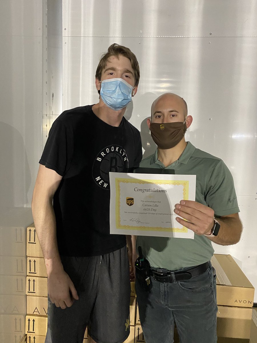 Talking with Carson about Pushing and Pulling as well as congratulating him on 120 days with #TeamUPS #CP-ITP ⁦<a href="/CP_UPSers/">Central Plains</a>⁩ ⁦<a href="/CentralPSafety/">CentralPlains Safety</a>⁩