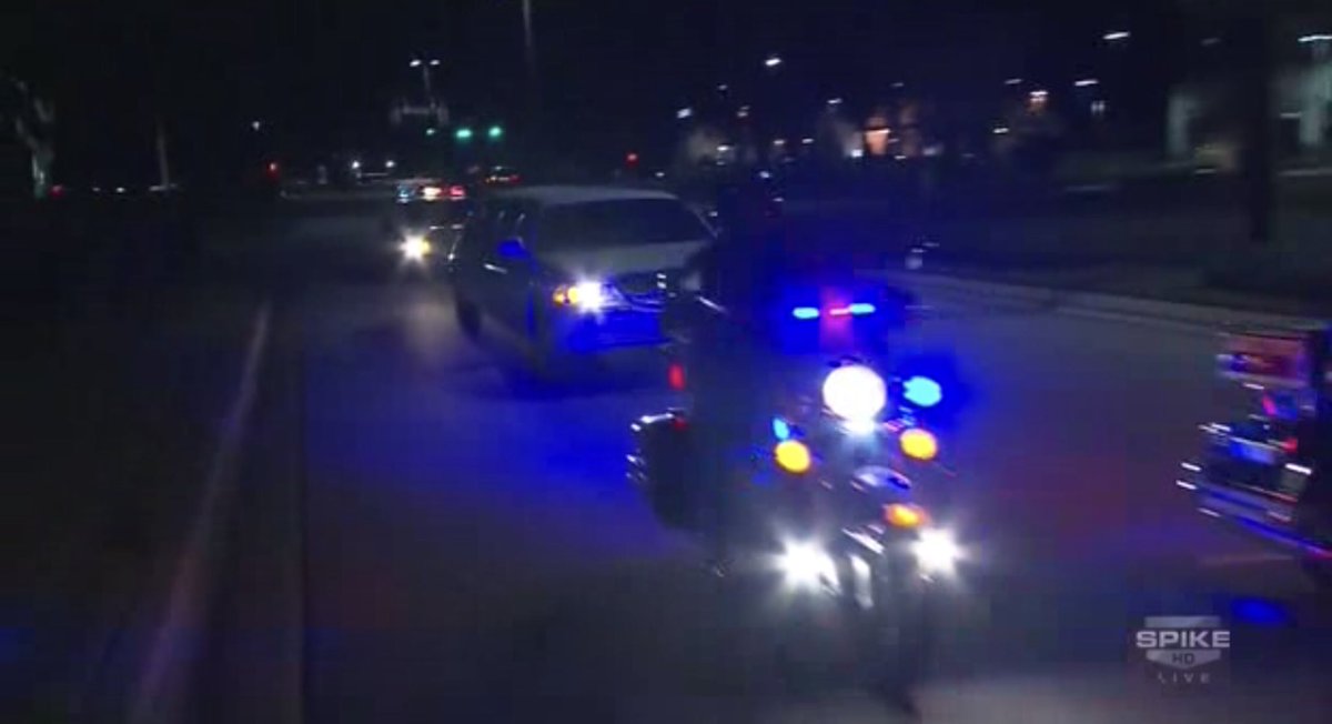 hulk hogan's limo is protected by cops, so no assassins stop him from getting to impact. still couldn't get there BEFORE the show though. luckily there's TNA cameras at various spots througout the city to track his progress.  #tna10