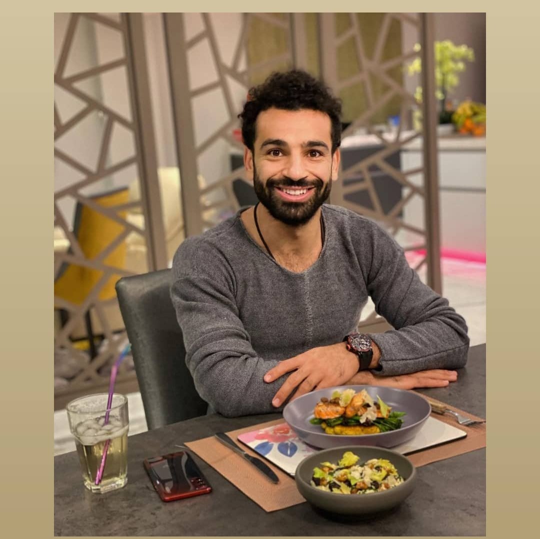 I want Mo Salad so i have the energy to run down the wing