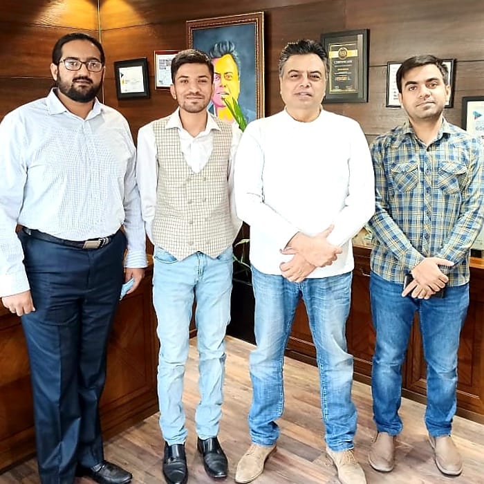 Shahruh_com's tweet photo. Team @Shahruh_com is pleased to meet with Sir Ayub Ghori - Director Netsol Technologies and team Nspire. It has been an invaluable experience for all of us at ShahRuh and we look forward to learn, grow and create positive impact.
#netsolTechnologies #SirAyubGhori #startups 🇵🇰 https://t.co/6B5RKE9jUv