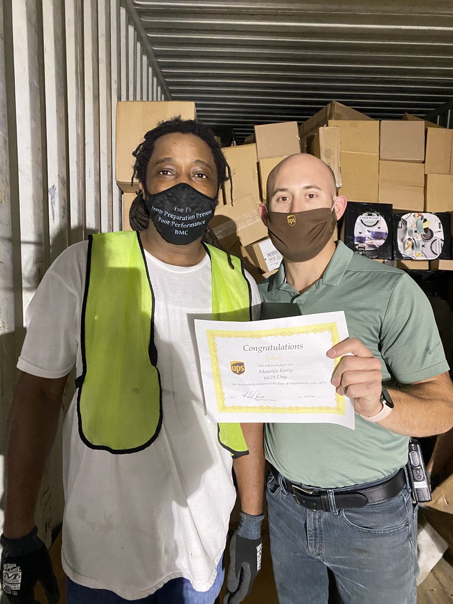 Talking with Maurice about Slips and Falls, and also congratulating him on 45 days with #TeamUPS #CP-ITP ⁦<a href="/CP_UPSers/">Central Plains</a>⁩ ⁦<a href="/CentralPSafety/">CentralPlains Safety</a>⁩