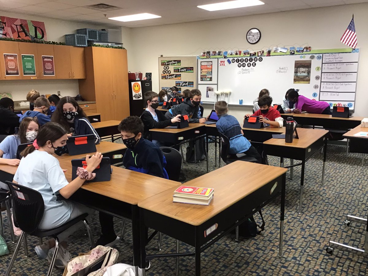 burnett_reading's tweet photo. Burnett Bunch Advanced class shares research on Sudan/Southern Sudan after reading the novel A Long Walk to Water. #RiverValley https://t.co/BkDmNlwAAh