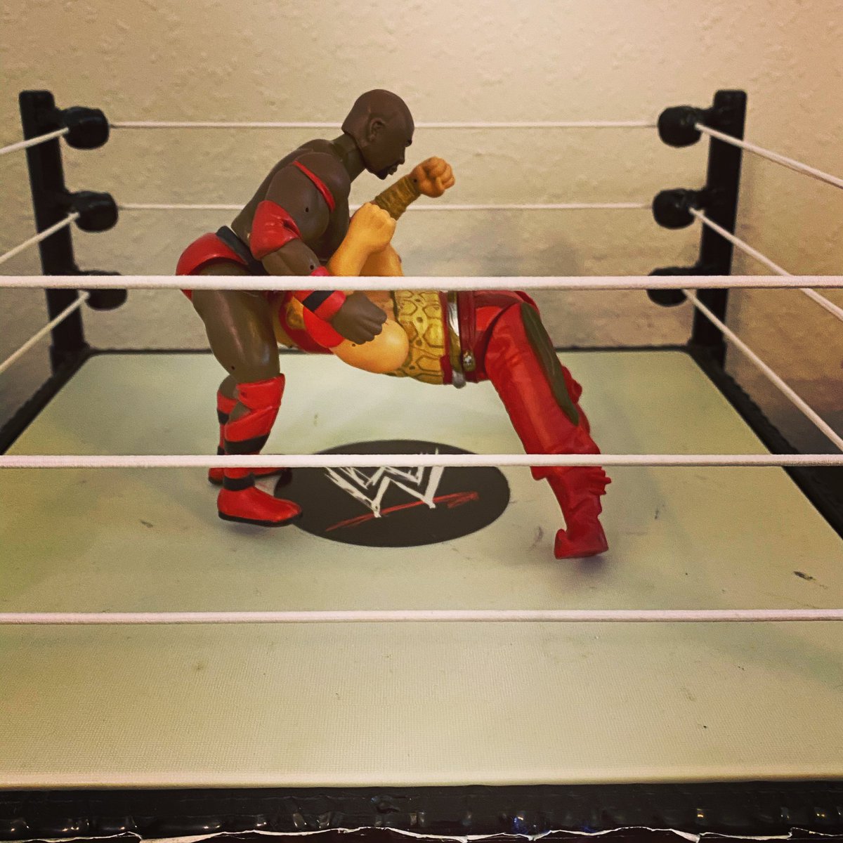 LuchaDad's tweet photo. For this weeks #TBT here’s a little #PearlRiverChallenge w/ former #FWF #ThrillZone superstar #AhmedJohnson v #TheSultan But the #Lucha family is #Turmoil 4life #BeCoolBeCalmBeLucha https://t.co/TXkNG9GHDU