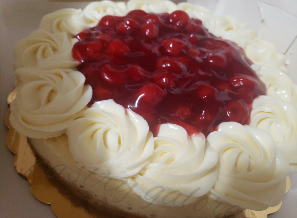 pastrygalore242's tweet photo. I could stare at this Cherry Cheesecake all day 🤤🤤🤤 She is just too beautiful 😍
The hoildays are almost here. Want a Cheesecake of your choice ? You can DM us to order. ☺☺
#Cheesecake #cherry #pineapple #pumpkin #blueberry #guava #pistacio #oreo #pastrygalore #dessert https://t.co/fH2JQeleHW
