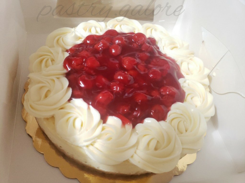 pastrygalore242's tweet photo. I could stare at this Cherry Cheesecake all day 🤤🤤🤤 She is just too beautiful 😍
The hoildays are almost here. Want a Cheesecake of your choice ? You can DM us to order. ☺☺
#Cheesecake #cherry #pineapple #pumpkin #blueberry #guava #pistacio #oreo #pastrygalore #dessert https://t.co/fH2JQeleHW
