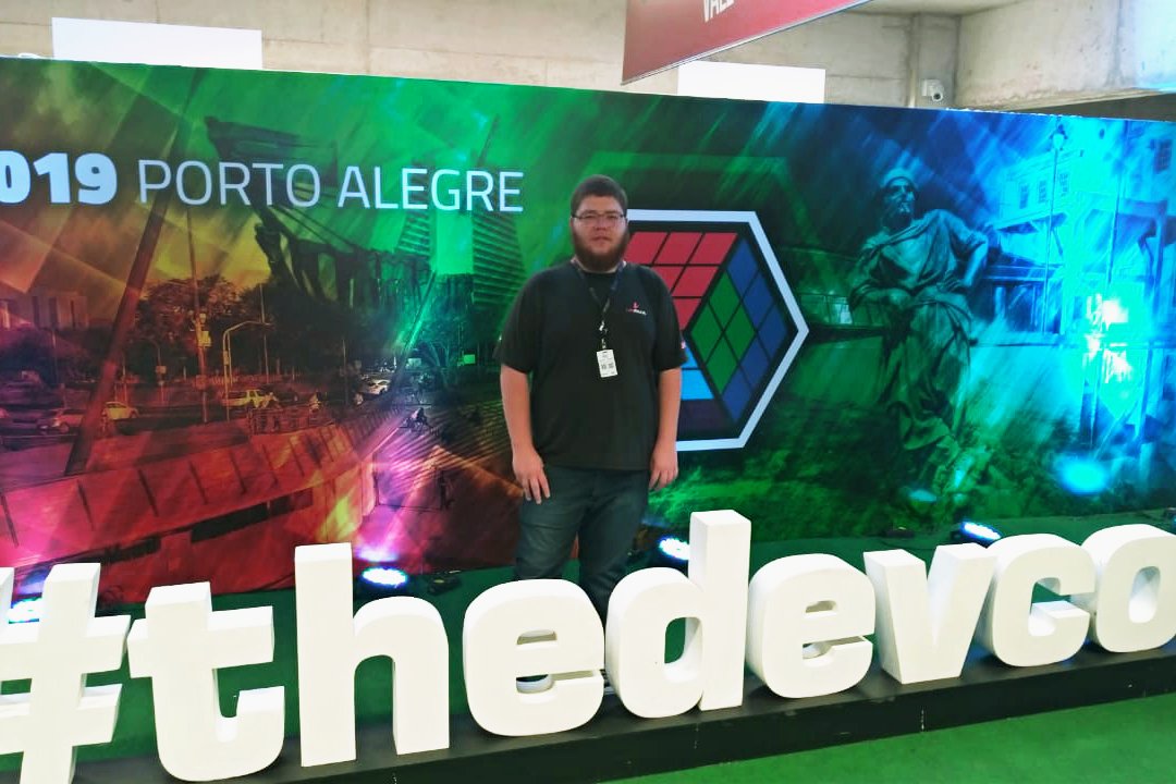 unirede's tweet image. Essa semana bateu saudade daqueles eventos de Tecnologia que a gente ama tanto! Ano passado, os nossos colaboradores Maurício Martinez e Uilian Garcia, participaram do #TDC, o maior evento sobre desenvolvimento de software do Brasil! #tbt #thedevconference #tecnologia #ti
