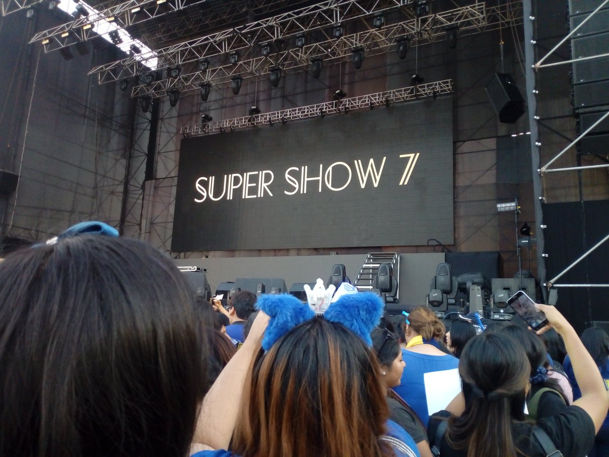 Majooh_e15's tweet photo. Me han hecho creer que todo es posible y que los sueños si se cumplen ✨💙
#SuperShow7inPeru
#슈퍼주니어_15주년_다_죽여 #15thAnniv_WalkTogether
#달려온15주년_손잡고걸을까
@SJofficial https://t.co/7ruwydG204