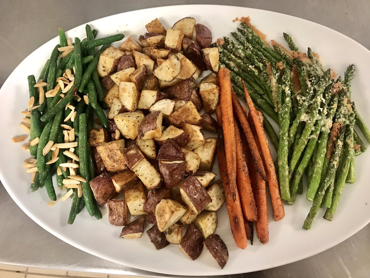 GISD_Culinary's tweet photo. It’s veggie week in intro to culinary! I love showing students that vegetables can be so delicious! @EastViewHS @CTEShrek #CTE https://t.co/br5Q6QqJb2