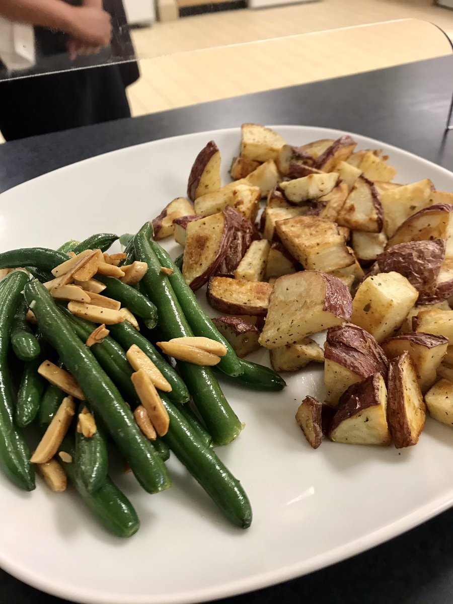 GISD_Culinary's tweet photo. It’s veggie week in intro to culinary! I love showing students that vegetables can be so delicious! @EastViewHS @CTEShrek #CTE https://t.co/br5Q6QqJb2