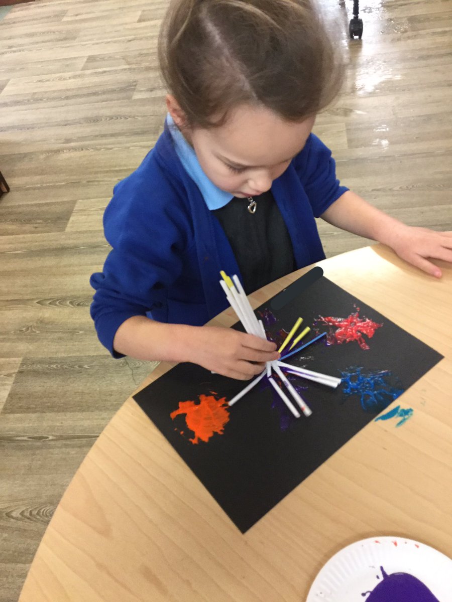 LSTMissFranklin's tweet photo. The children really enjoyed creating colourful firework pictures today to brighten up our classroom! #STPSart #STPSeyfs https://t.co/pTuzzZpTdx