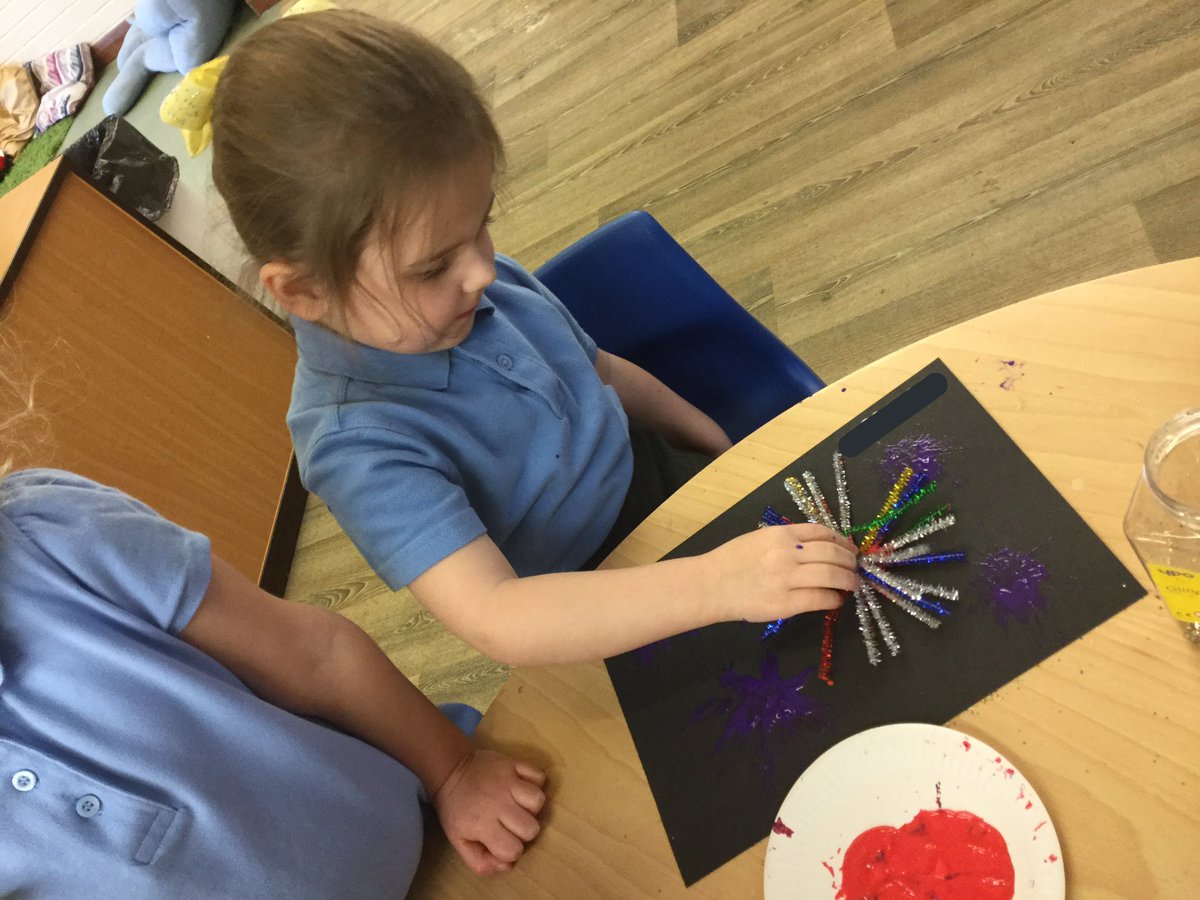 LSTMissFranklin's tweet photo. The children really enjoyed creating colourful firework pictures today to brighten up our classroom! #STPSart #STPSeyfs https://t.co/pTuzzZpTdx