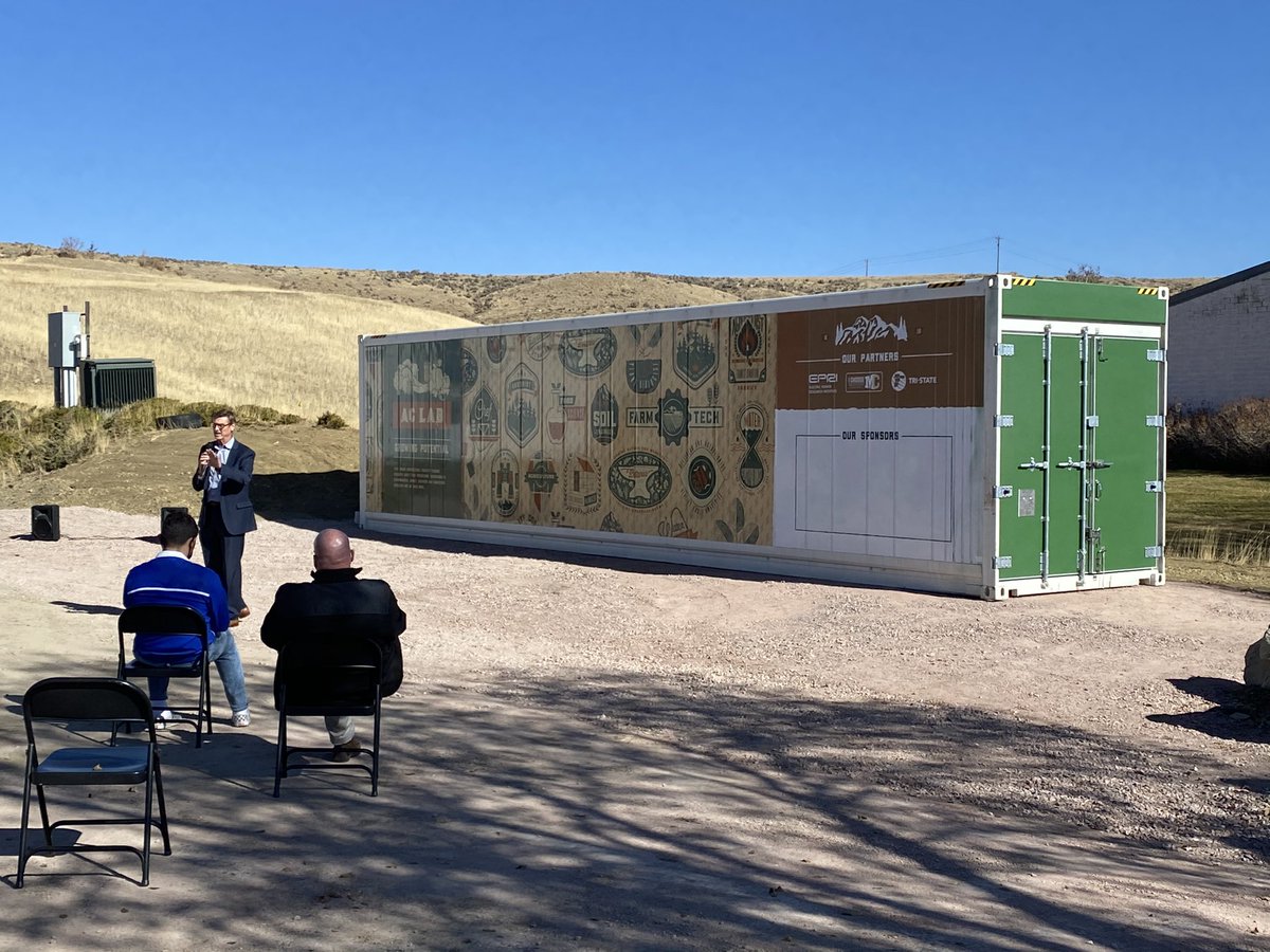 PankowScott's tweet photo. One of the first Ag Lab in the US! #growingpotential #hydroponics #moffatcountyhigh https://t.co/aog7P1Ra49