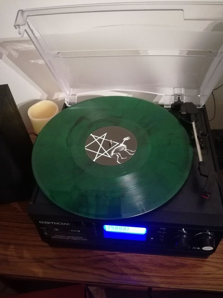 Partholonian's tweet image. Tomorrow is #bandcampfriday. Pick up some hot Partholón vinyl action from our #bandcamp store. Huge thanks to everybody who has picked up a copy already. Big love ♥️ We also have some t-shirts available. Click on the link for details, Big love ♥️ :

partholonian.bandcamp.com/merch