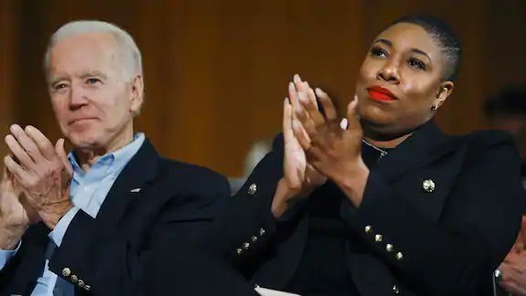 BlacksOrganize's tweet photo. A good way to recognize the “B!ack” #ToolsOfWhiteSupremacy:
1) They push the Gender/LBGT divide on Blacks.
2) They do NOT advocate for #REPARATIONS for DOAS.
Both of these actions:
a. HURT the Black community.
b. HELPS maintain White Supremacy.
Tools of White Supremacy. https://t.co/dC16a8e0DZ