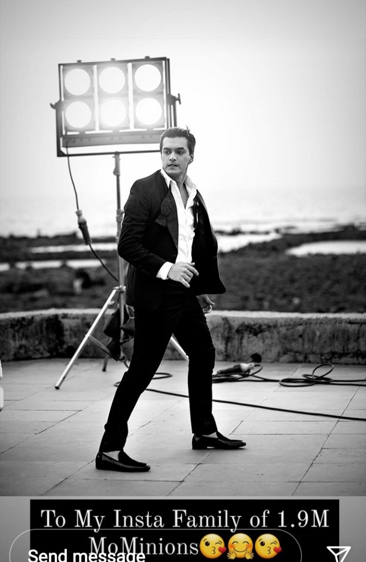 This picture uff 🔥💥🖤😘
#MohsinKhan 
#MohsinKhanMusicVideo
#MoMinons
@momo_mohsin