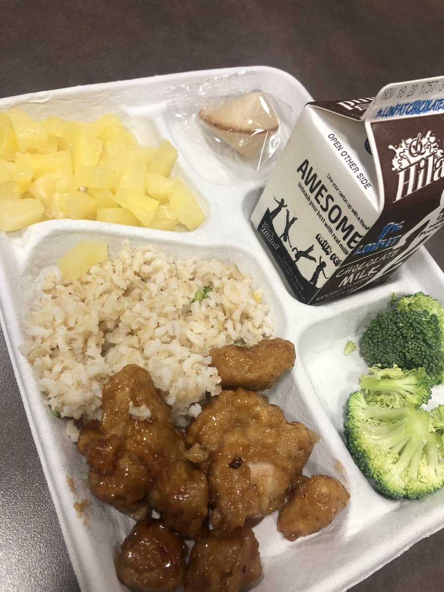 CVLittleLynx's tweet image. We had a #transdisciplinary lunch today with fortune cookies. Students read their fortune cookies on the microphone when lunch was over then we reflected on what the fortunes said. #cvpyp #cbcsd