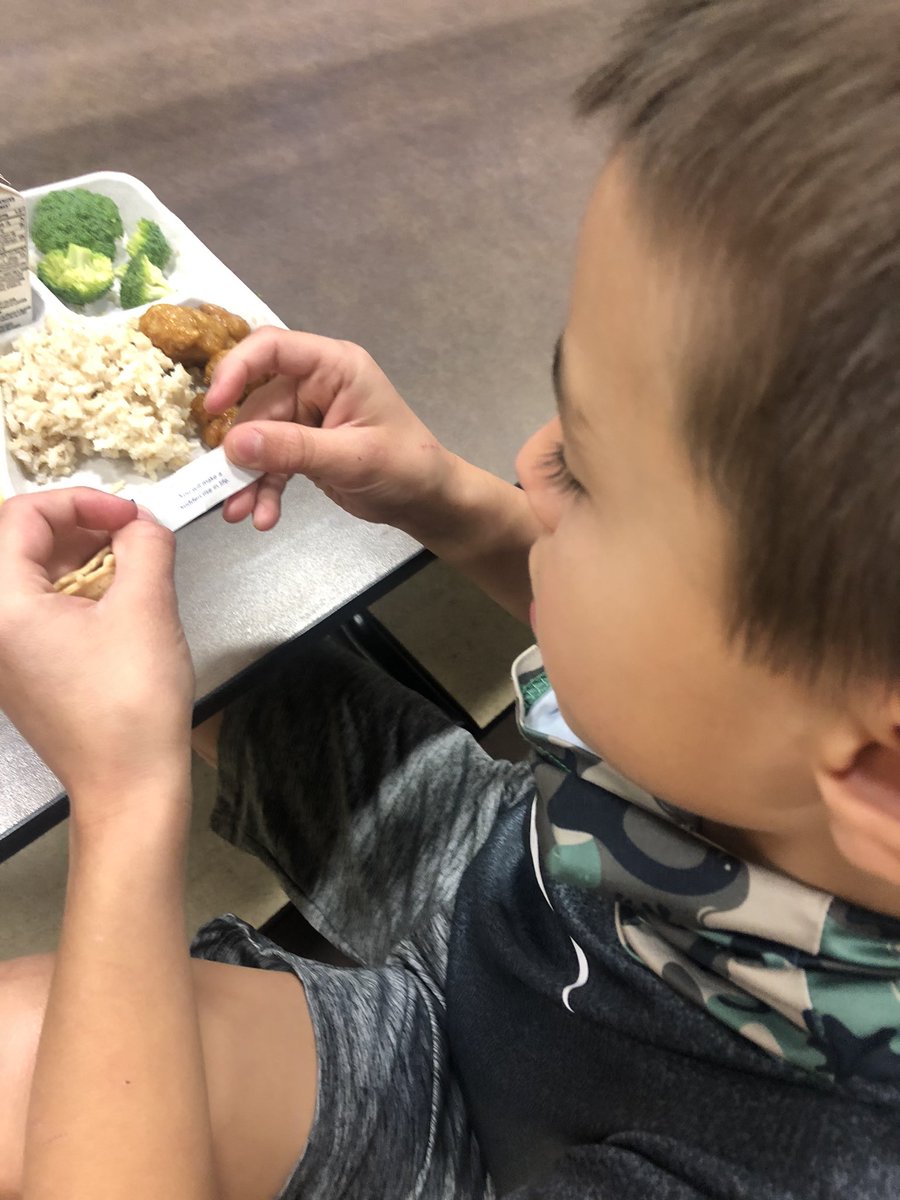 CVLittleLynx's tweet image. We had a #transdisciplinary lunch today with fortune cookies. Students read their fortune cookies on the microphone when lunch was over then we reflected on what the fortunes said. #cvpyp #cbcsd
