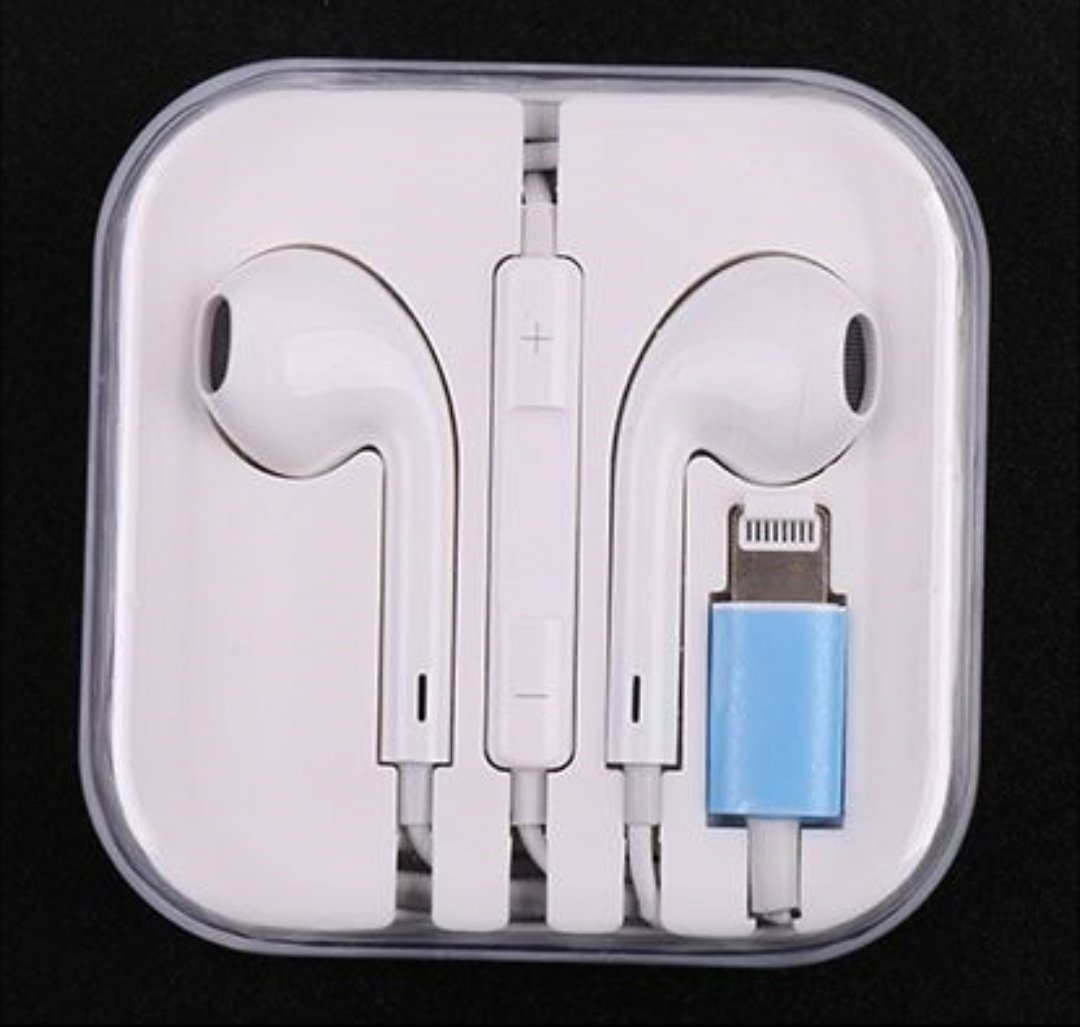 Logstore0's tweet photo. سماعة آيفون مشط
بلوتوث  Not direct
Price 800💲
To order DM  or WhatsApp
0907081569 https://t.co/IENT8H1aYU