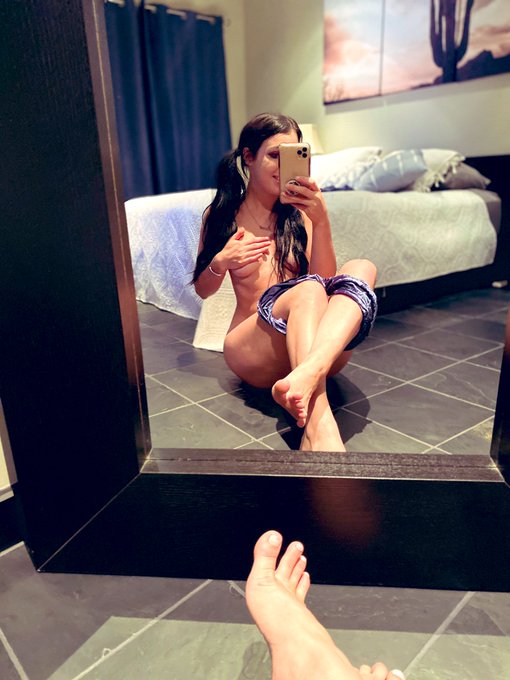 An Oregon grown pocket slut https://t.co/6YyJFy4NIP<a href="/tag/latenighttwitter"class="tags"><span>#latenighttwitter</span></a>
