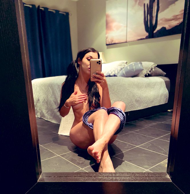 An Oregon grown pocket slut https://t.co/6YyJFy4NIP<a href="/tag/latenighttwitter"class="tags"><span>#latenighttwitter</span></a>